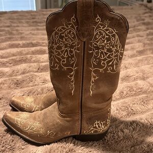 Embroidered Tan Heeled Boots